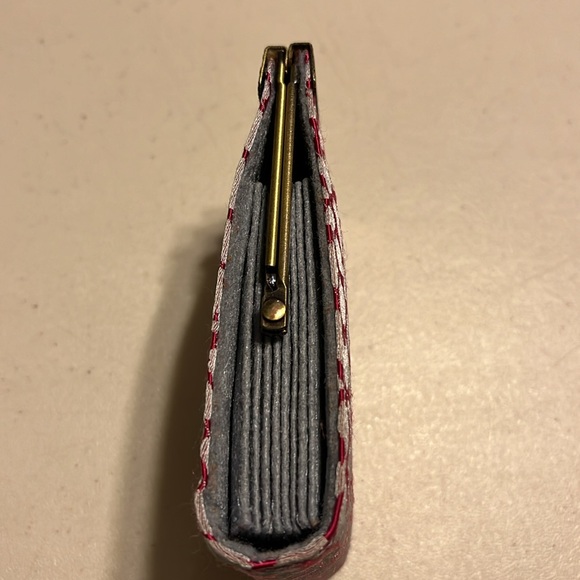 Three vintage wallets and credit card holder or business holder. All for 15.00 - Picture 7 of 10